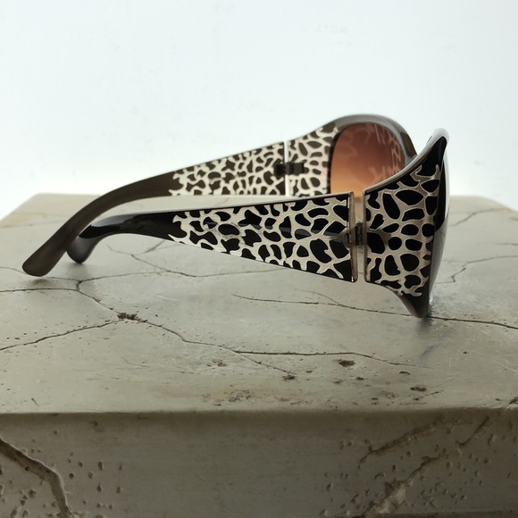 Oleg Cassini Gray Round Frame With Alligator Print Thick Arm Yellow Tint - Picture 6 of 6